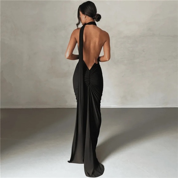 Elegant One-Shoulder dress - Picture 15 of 15